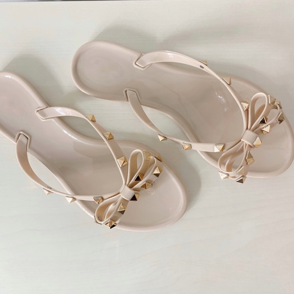 NEW Roxie Sandal- in Nude - Picture 3 of 6